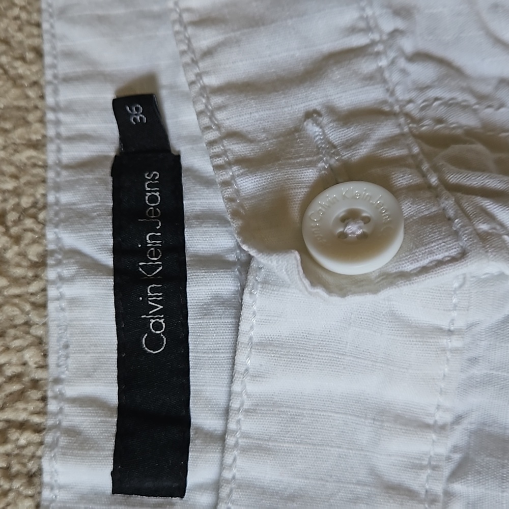 Calvin Klein Men's size 36 White Cargo shorys - Picture 2 of 2